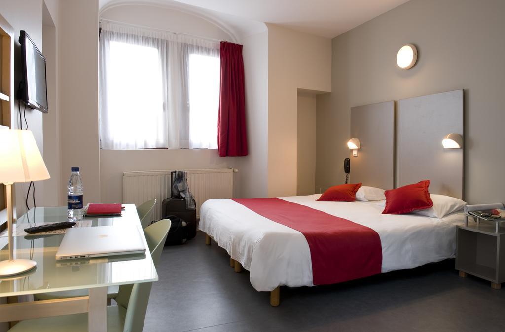 Hotel Du Musee De L'Eau Pont-en-Royans Oda fotoğraf